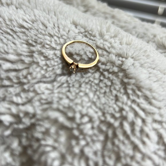 Ring - Picture 3 of 6